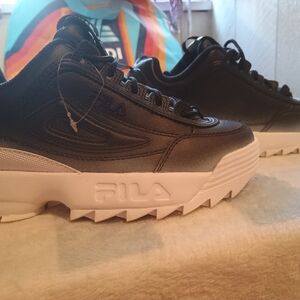 Woman's size 8 Fila 2 disruptors